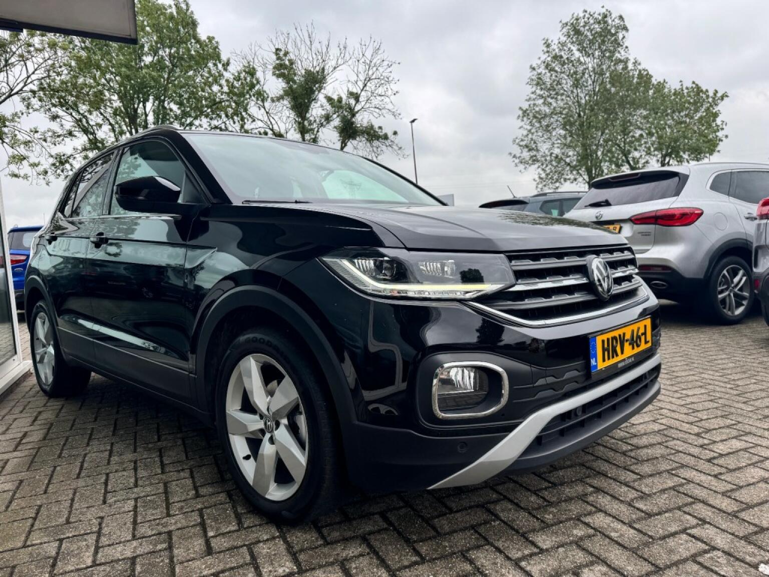 Volkswagen-T-cross-2